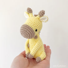 Load image into Gallery viewer, Made to Order GIRAFFE crochet amigurumi