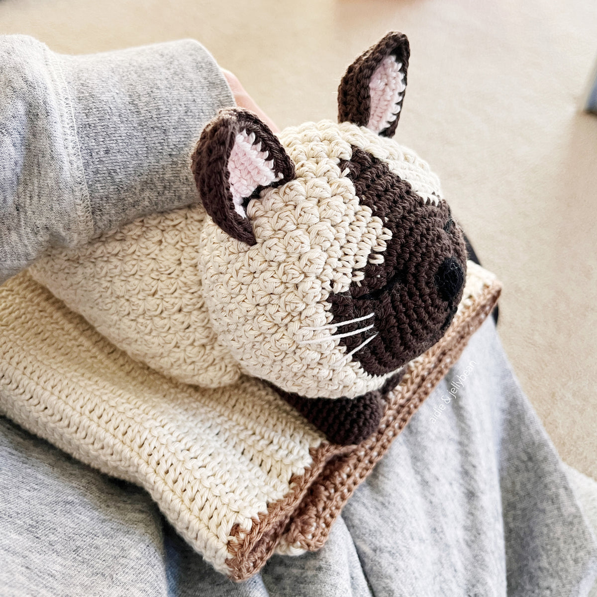 Made to Order SNOOZING CAT Sofa Caddy