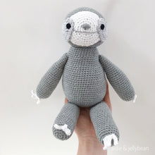 Load image into Gallery viewer, AMIGURUMI PATTERN/ tutorial (English) Amigurumi Sloth - "Levi the Sloth Pattern" pdf - US terminology