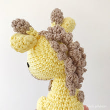 Load image into Gallery viewer, AMIGURUMI PATTERN/ tutorial (English) Amigurumi Giraffe "Little Suzy the Giraffe" pdf - US terminology