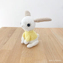 Load image into Gallery viewer, AMIGURUMI PATTERN/ tutorial (English) Amigurumi Bunny - "Poppy the Bunny" pdf - US terminology