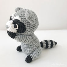 Load image into Gallery viewer, AMIGURUMI PATTERN/ tutorial (English) Amigurumi Raccoon - "Rocco the Little Raccoon" pdf - US terminology