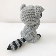 Load image into Gallery viewer, AMIGURUMI PATTERN/ tutorial (English) Amigurumi Raccoon - "Rocco the Little Raccoon" pdf - US terminology