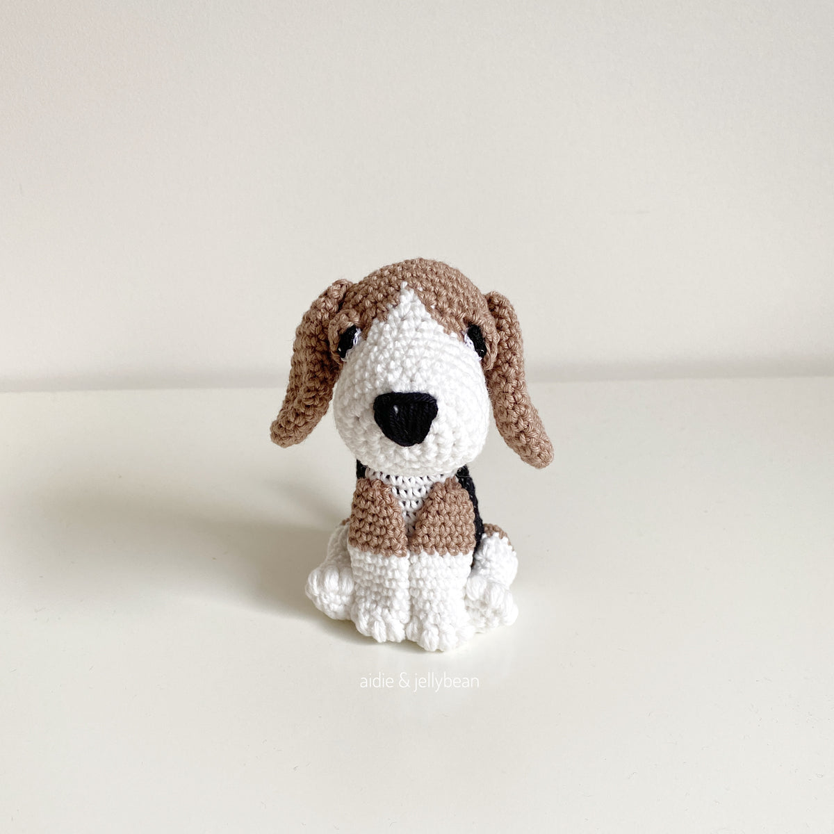 AMIGURUMI PATTERN/ tutorial (English) Amigurumi Beagle - "Lucy the Beagle Puppy" pdf - US terminology