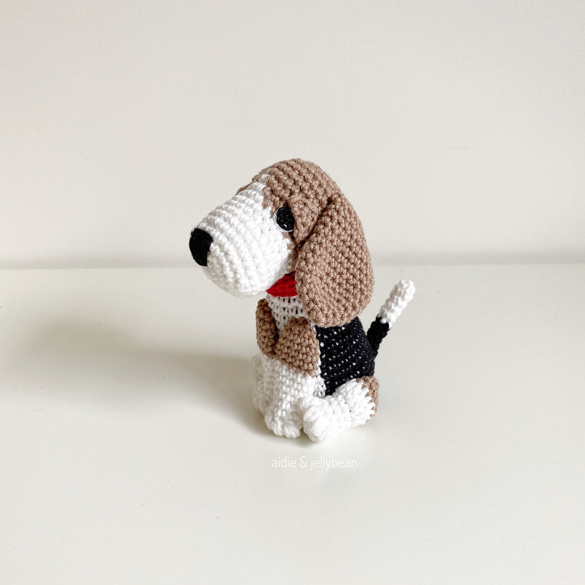 AMIGURUMI PATTERN/ tutorial (English) Amigurumi Beagle - "Lucy the Beagle Puppy" pdf - US terminology