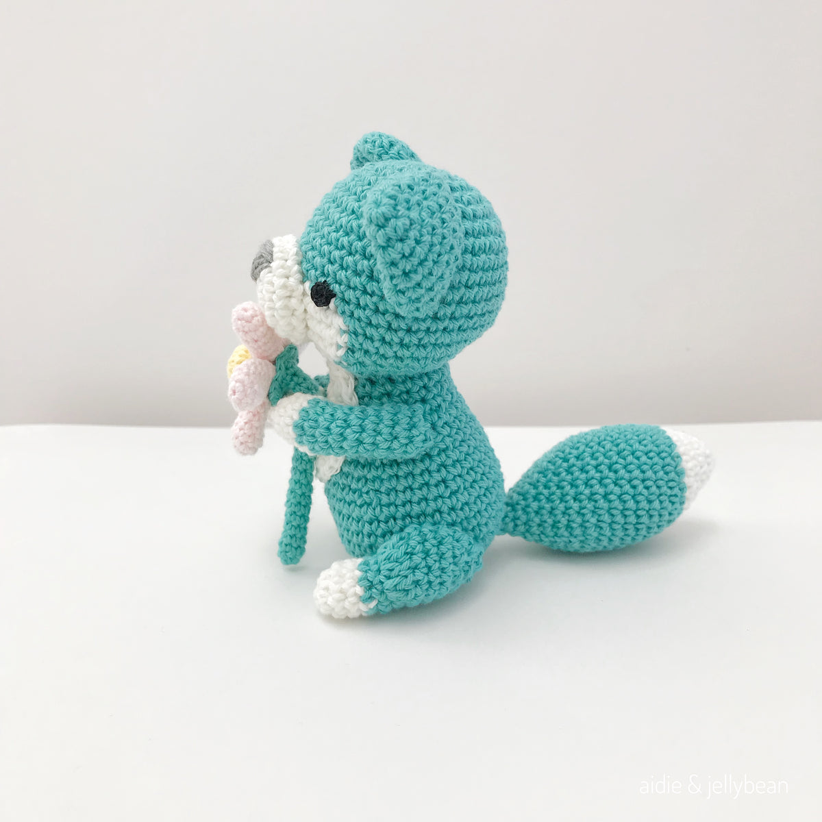AMIGURUMI PATTERN/ tutorial (English) Amigurumi Fox - "Joi the Little Fox" pdf - US terminology