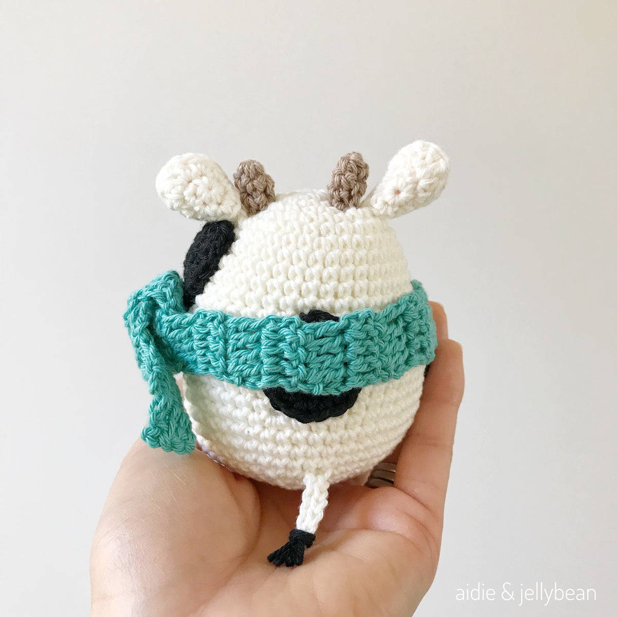 AMIGURUMI PATTERN/ tutorial (English) Amigurumi Cow "Egg Shaped Animals - Mr. Cow" pdf - US terminology