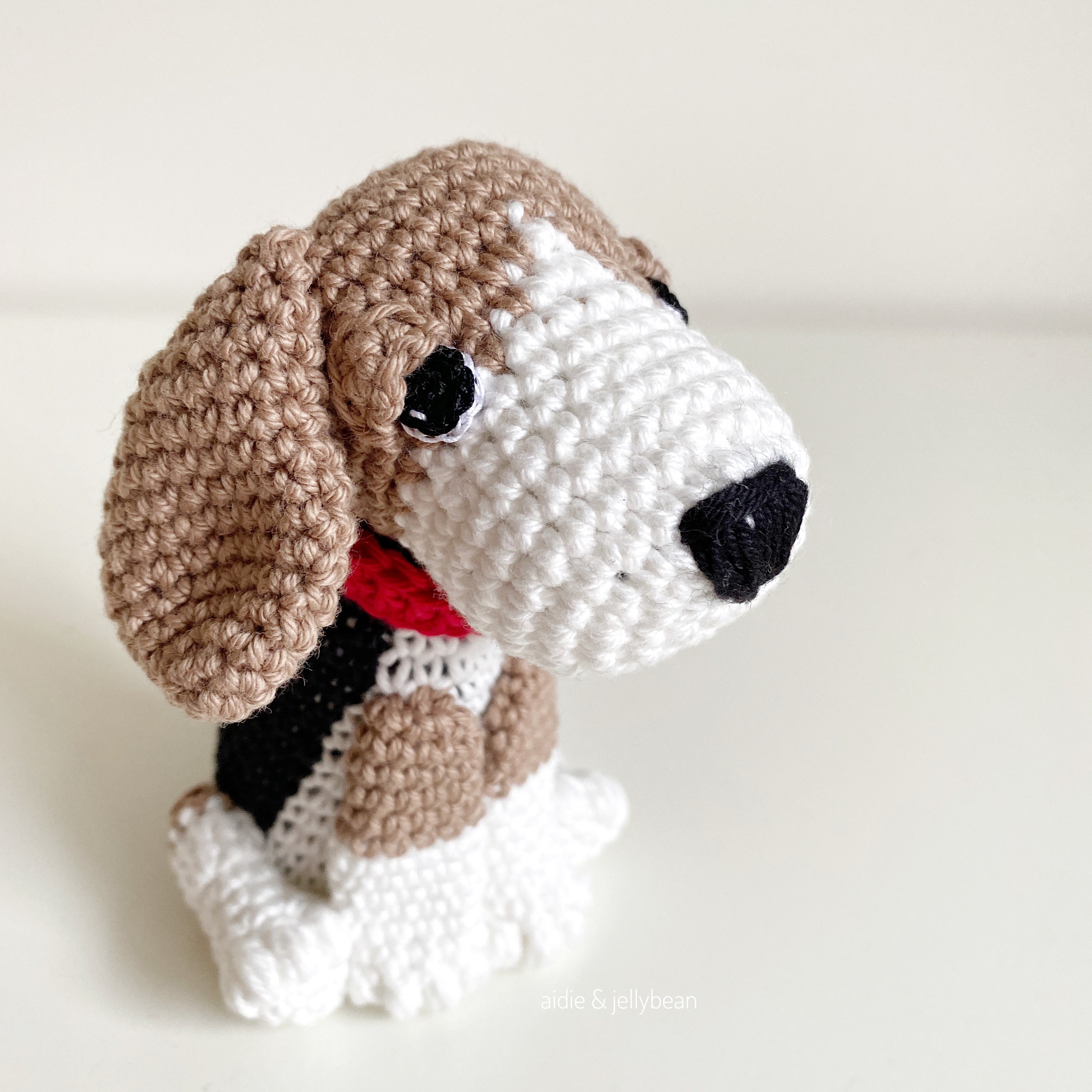 AMIGURUMI PATTERN/ tutorial (English) Amigurumi Beagle - "Lucy the Beagle Puppy" pdf - US terminology