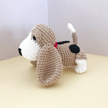 Load image into Gallery viewer, AMIGURUMI PATTERN/ tutorial (English / Español) Amigurumi Basset Hound Dog - &quot;Sadie the Basset Hound Puppy&quot;