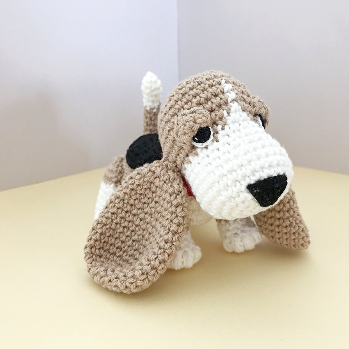 AMIGURUMI PATTERN/ tutorial (English / Español) Amigurumi Basset Hound Dog - "Sadie the Basset Hound Puppy"