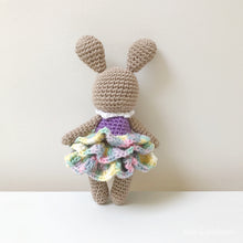 Load image into Gallery viewer, AMIGURUMI PATTERN/ tutorial (English) Amigurumi Bunny - &quot;Lily the Bunny&quot; pdf - US terminology