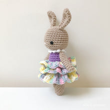 Load image into Gallery viewer, AMIGURUMI PATTERN/ tutorial (English) Amigurumi Bunny - &quot;Lily the Bunny&quot; pdf - US terminology
