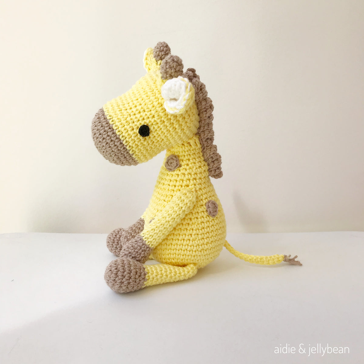 AMIGURUMI PATTERN/ tutorial (English) Amigurumi Giraffe "Suzy the Sweet Giraffe" pdf - US terminology