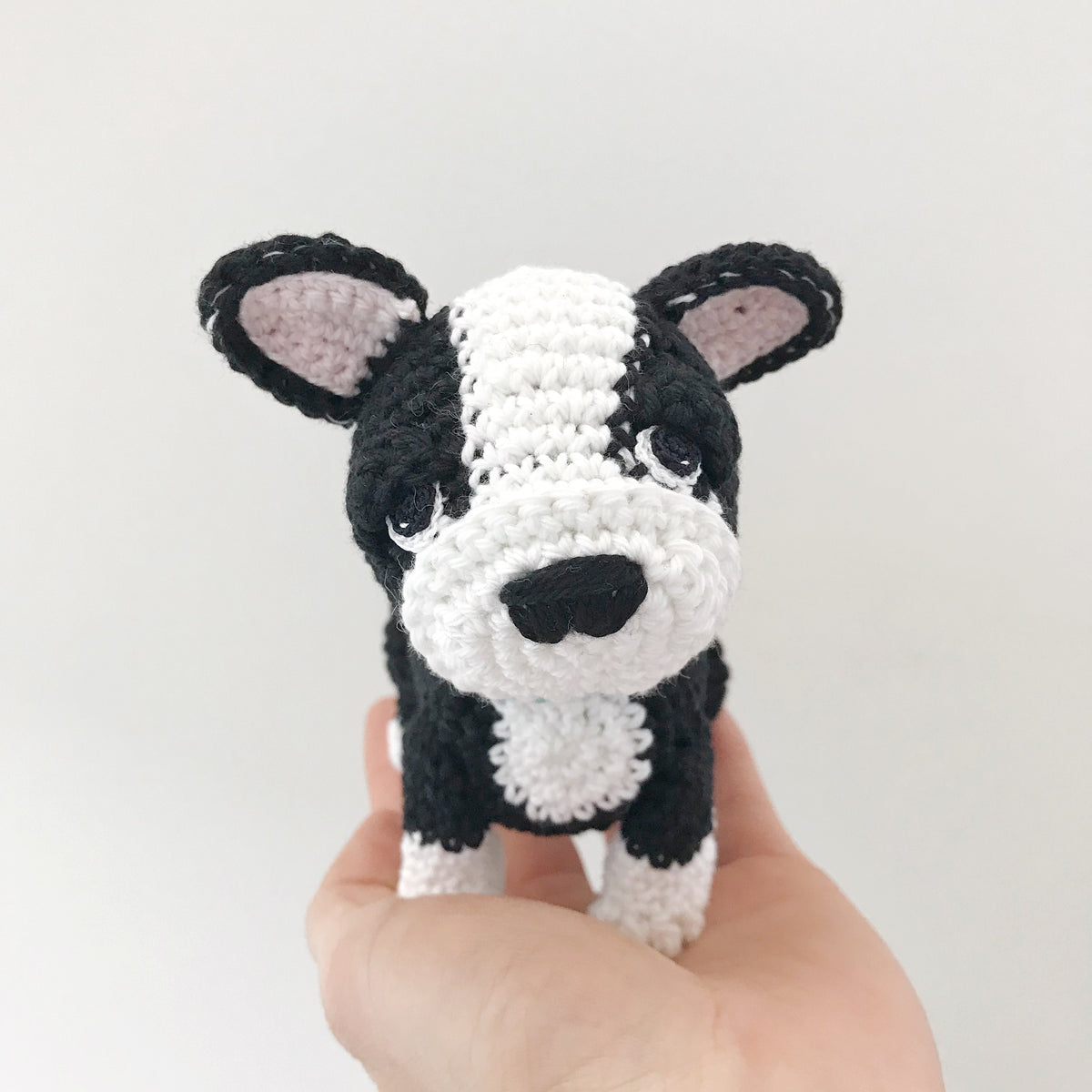 AMIGURUMI PATTERN/ tutorial (English/ Español) Amigurumi Boston Terrier - "Roxie the Boston Terrier Puppy"
