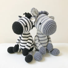 Load image into Gallery viewer, AMIGURUMI PATTERN/ tutorial (English) Amigurumi Zebra &quot;Zoe the Stripy Zebra&quot; pdf - US terminology