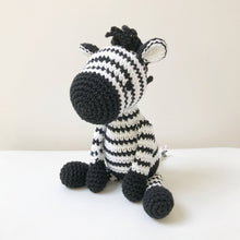 Load image into Gallery viewer, AMIGURUMI PATTERN/ tutorial (English) Amigurumi Zebra &quot;Zoe the Stripy Zebra&quot; pdf - US terminology