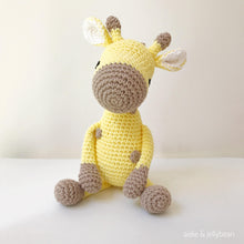 Load image into Gallery viewer, AMIGURUMI PATTERN/ tutorial (English) Amigurumi Giraffe &quot;Suzy the Sweet Giraffe&quot; pdf - US terminology